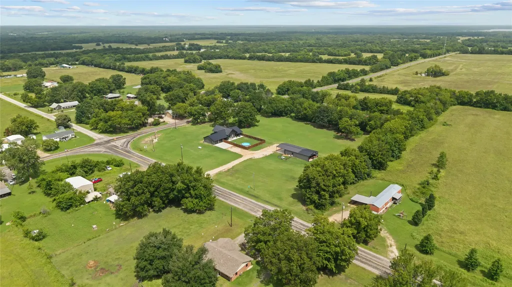 7122 Farm Road 1499 Sumner TX 75486