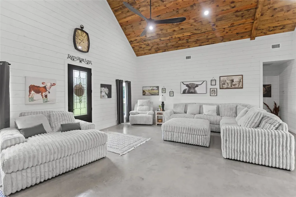 7122 Farm Road 1499 Sumner TX 75486
