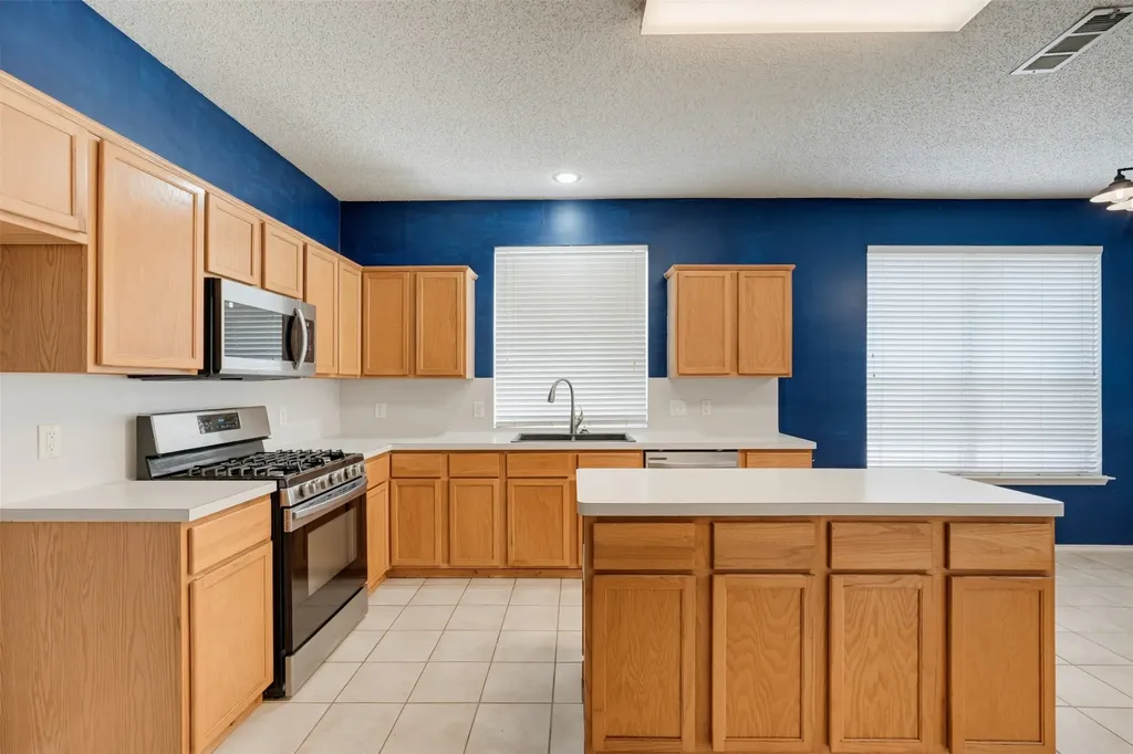 6112 Bowin Drive Fort Worth TX 76132