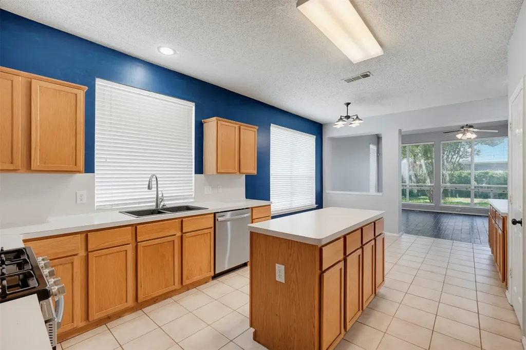 6112 Bowin Drive Fort Worth TX 76132