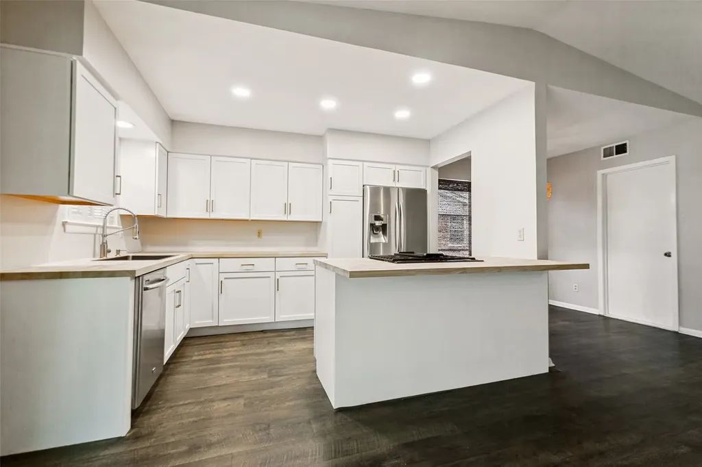 12123 Sunland Street Dallas TX 75218