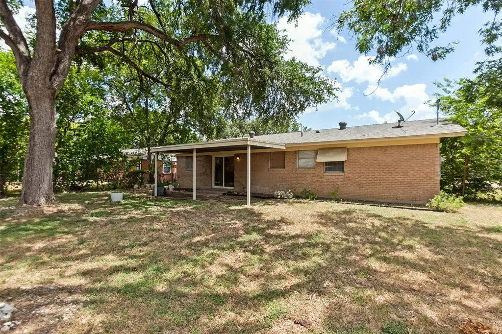 12123 Sunland Street Dallas TX 75218