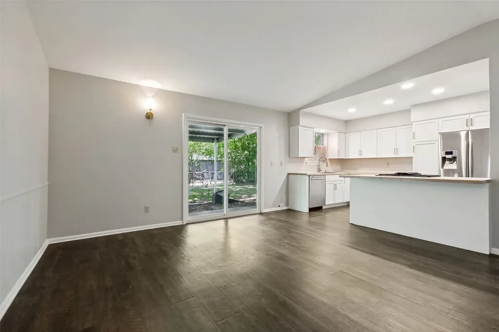 12123 Sunland Street Dallas TX 75218