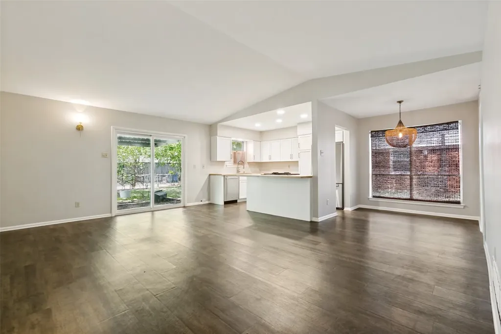 12123 Sunland Street Dallas TX 75218