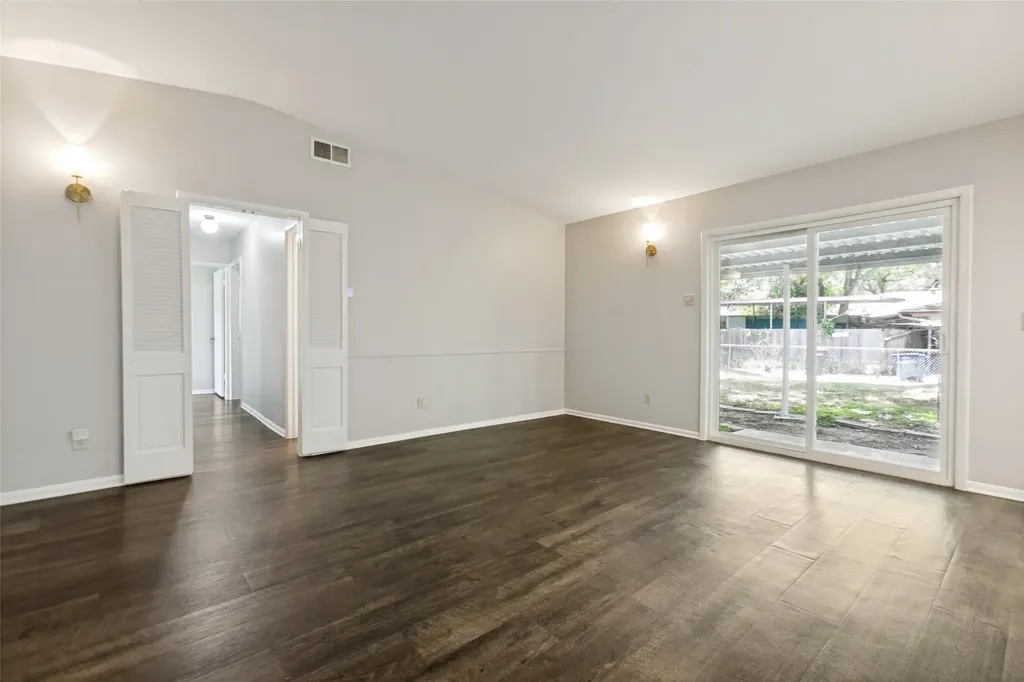 12123 Sunland Street Dallas TX 75218