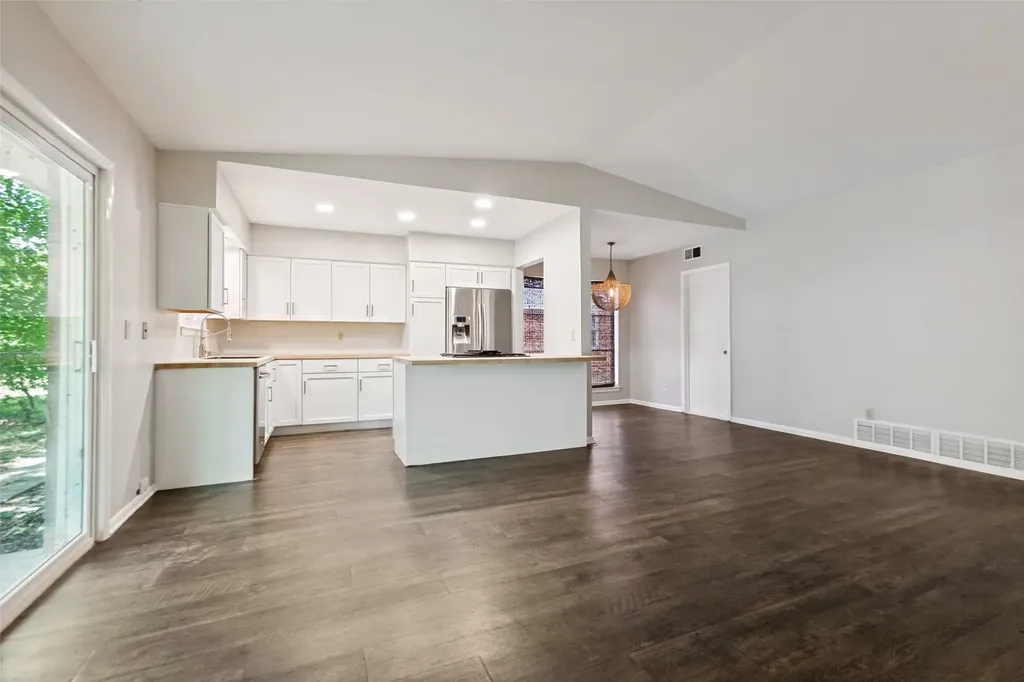 12123 Sunland Street Dallas TX 75218