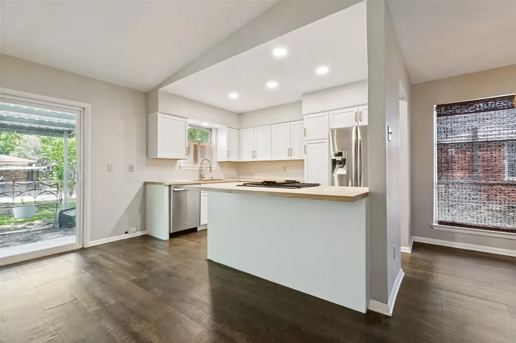 12123 Sunland Street Dallas TX 75218