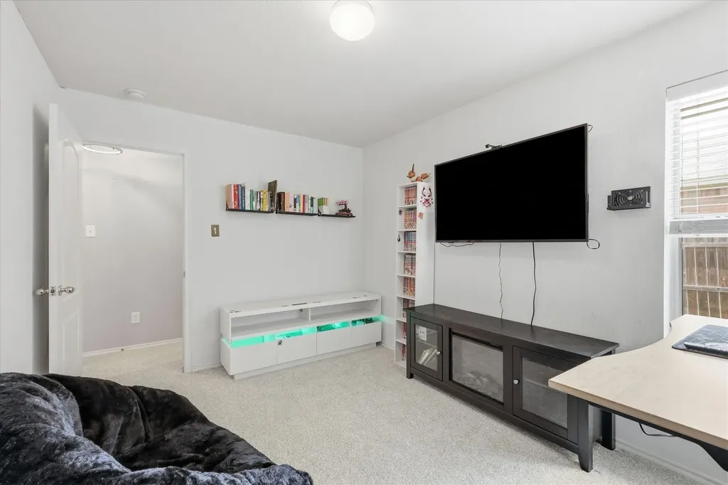 117 Hampton Court Rhome TX 76078