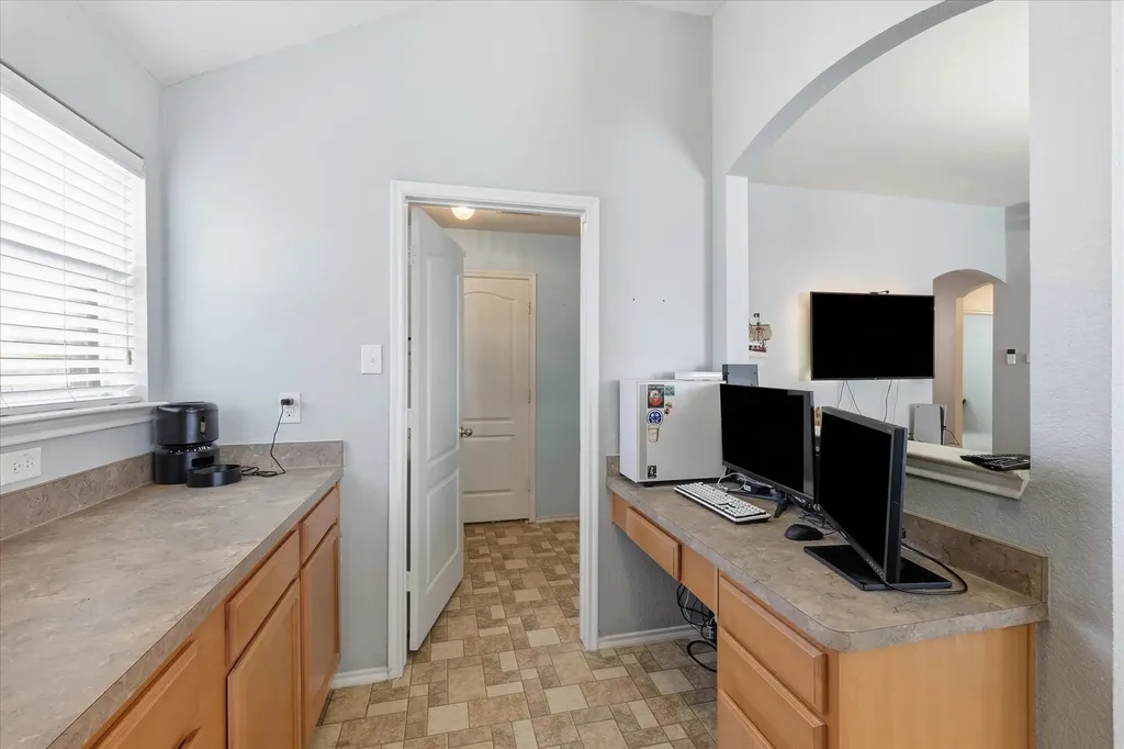 117 Hampton Court Rhome TX 76078