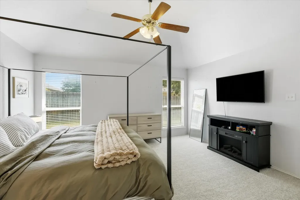 117 Hampton Court Rhome TX 76078