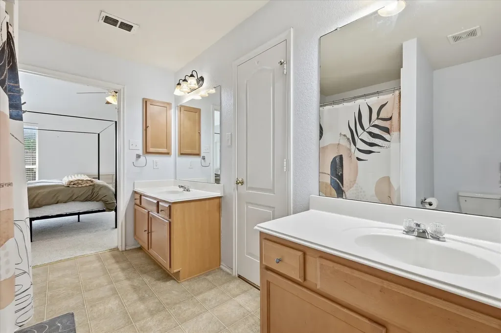 117 Hampton Court Rhome TX 76078