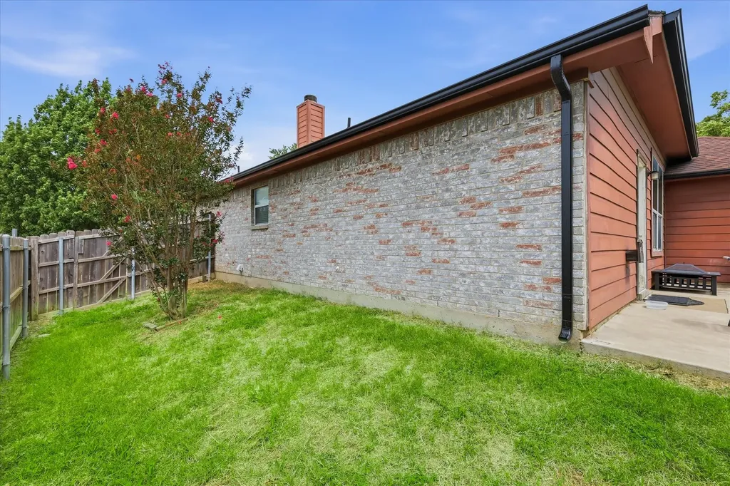 117 Hampton Court Rhome TX 76078