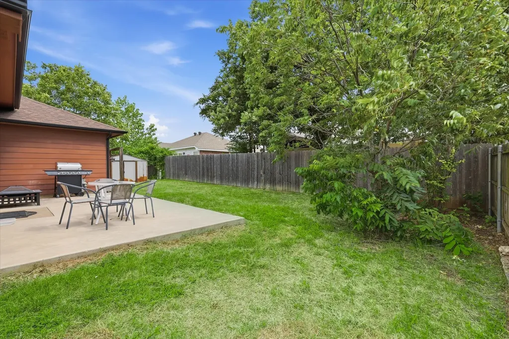 117 Hampton Court Rhome TX 76078