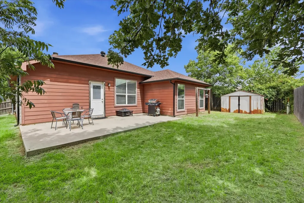 117 Hampton Court Rhome TX 76078