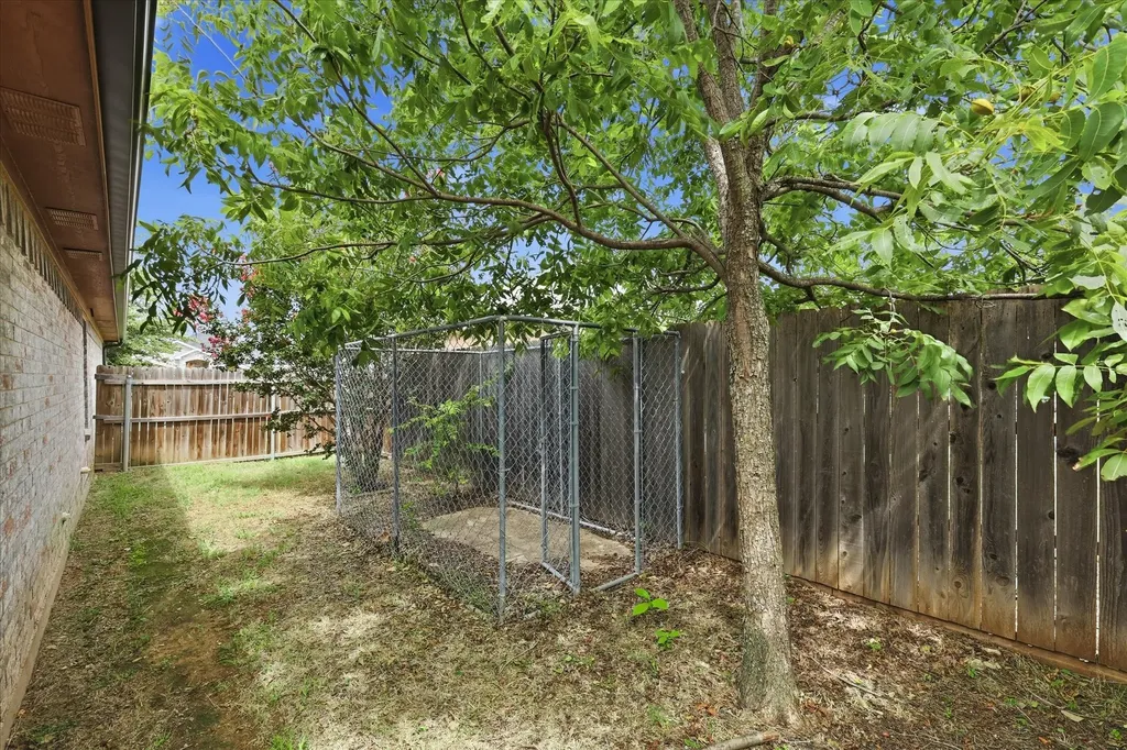 117 Hampton Court Rhome TX 76078