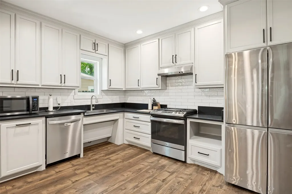 3233 Lubbock Avenue Fort Worth TX 76109