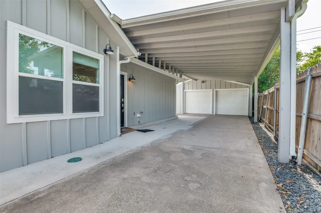 3233 Lubbock Avenue Fort Worth TX 76109