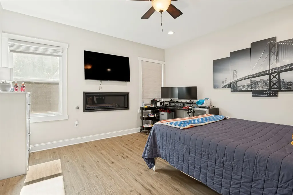 3233 Lubbock Avenue Fort Worth TX 76109