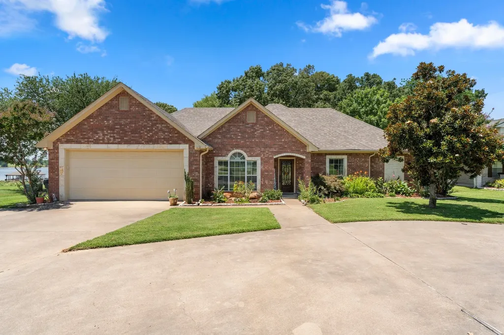 813 Rs County Road 3346 Emory TX 75440
