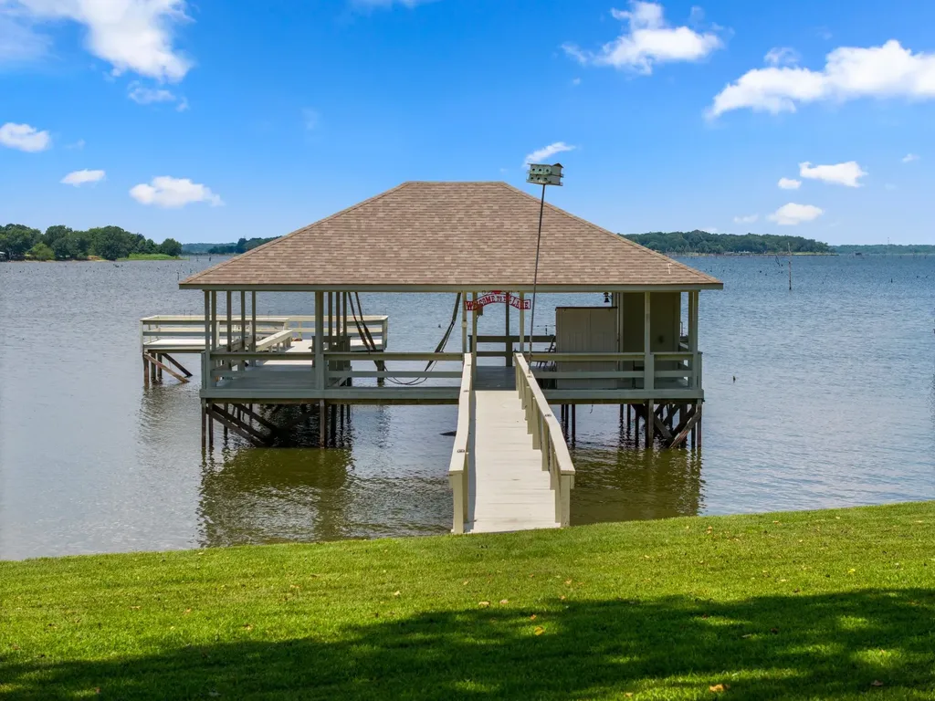 813 Rs County Road 3346 Emory TX 75440