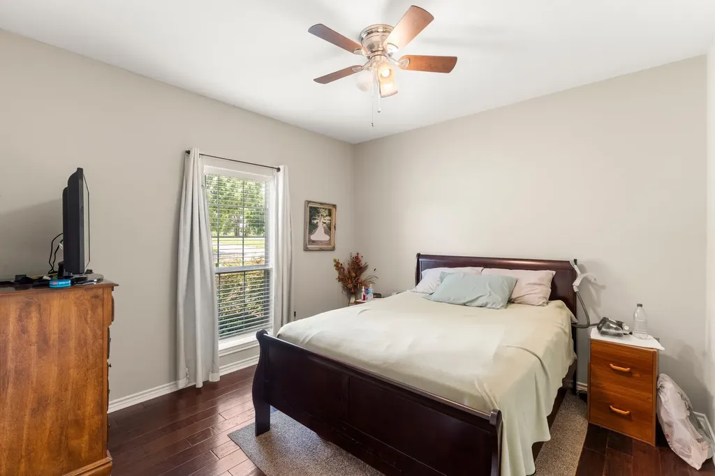 813 Rs County Road 3346 Emory TX 75440
