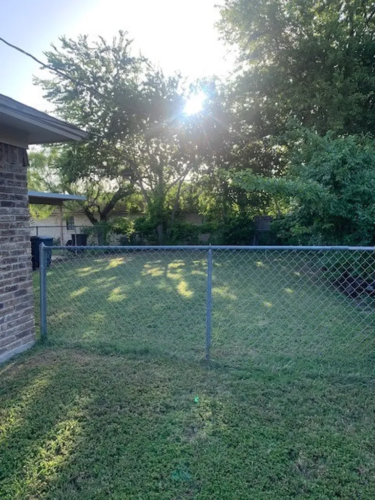1001 Poplar Street Benbrook TX 76126
