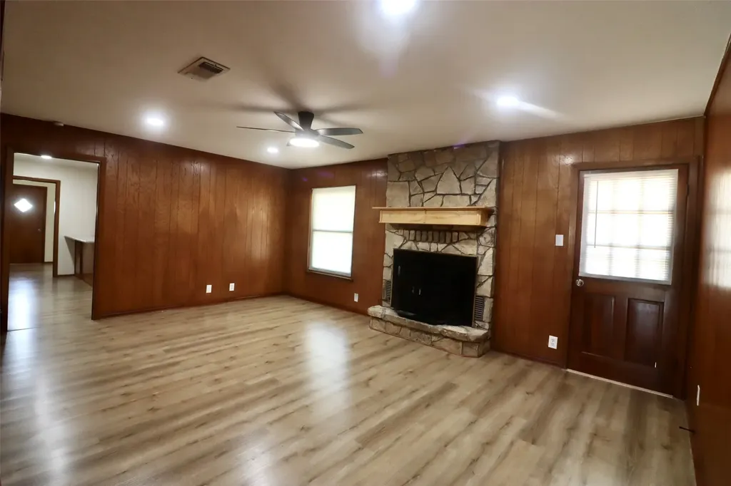 7691 Fm-1189 Lipan TX 76462