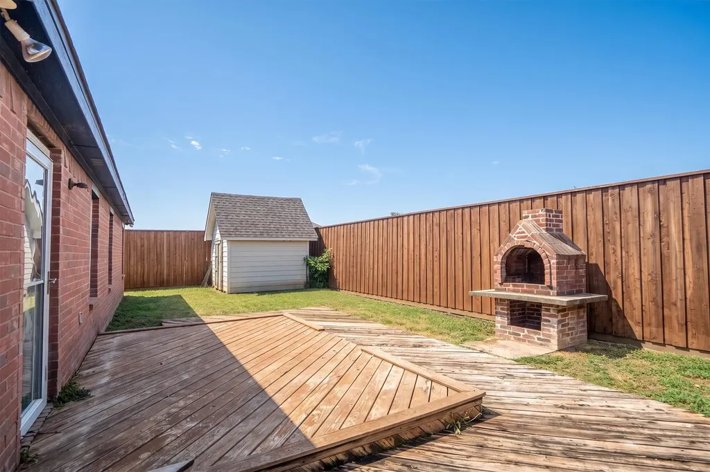 14812 Ledgeview Court Balch Springs TX 75180