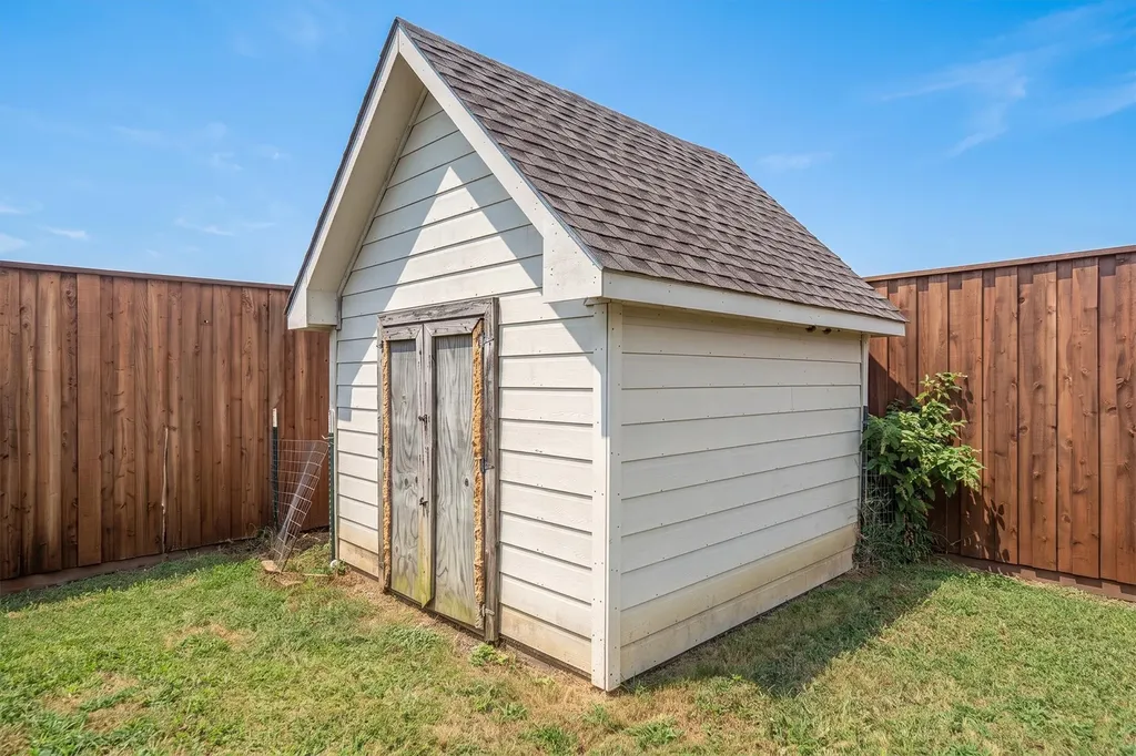 14812 Ledgeview Court Balch Springs TX 75180