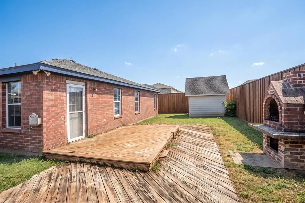 14812 Ledgeview Court Balch Springs TX 75180