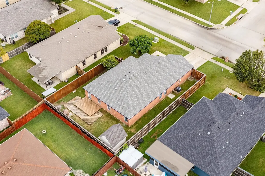 14812 Ledgeview Court Balch Springs TX 75180