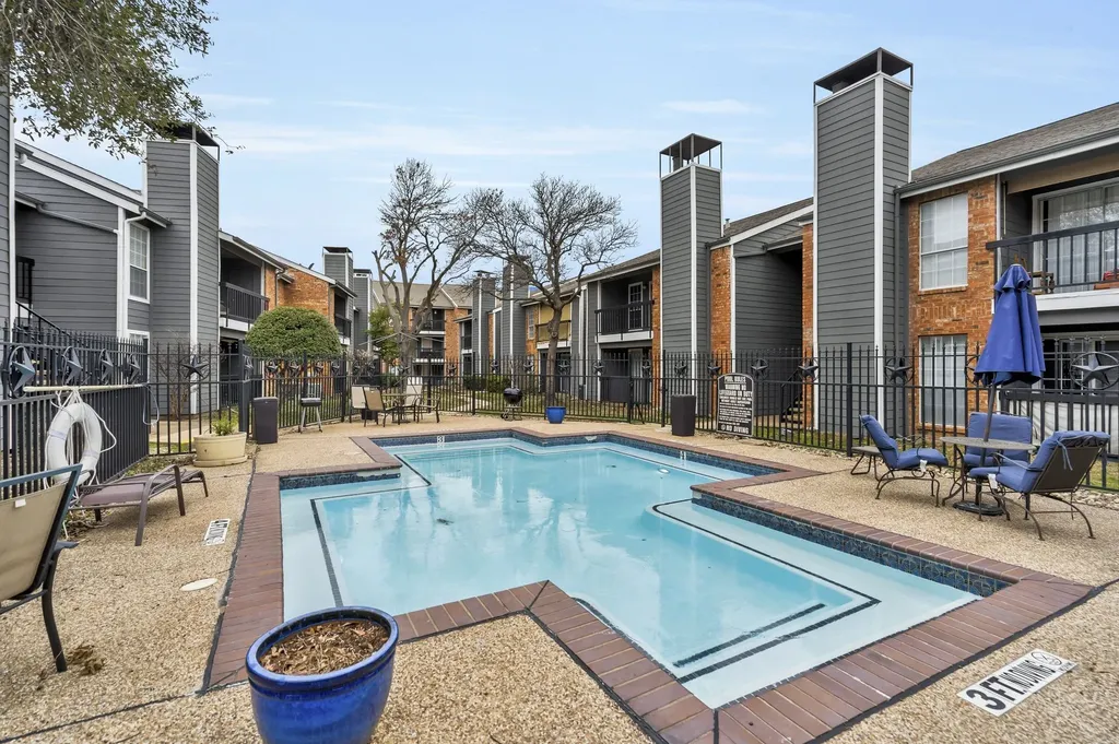 18333 Roehampton Drive Dallas TX 75252