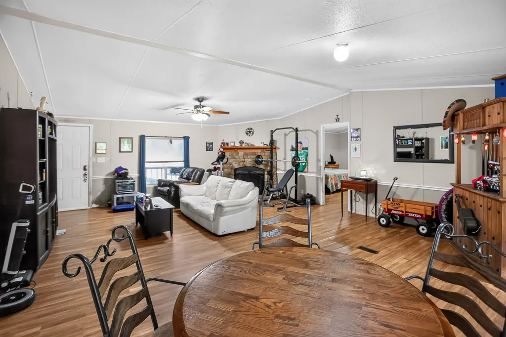 403 Prairie Lane Azle TX 76020