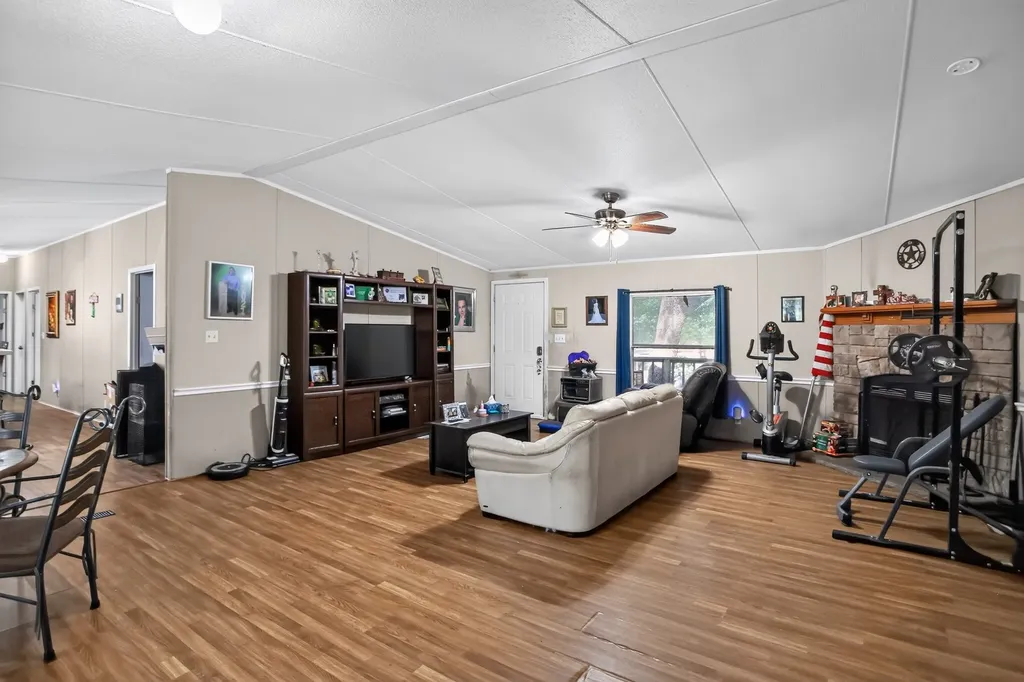 403 Prairie Lane Azle TX 76020