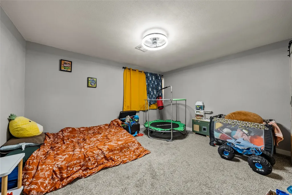 208-212 Queen Drive Hewitt TX 76643