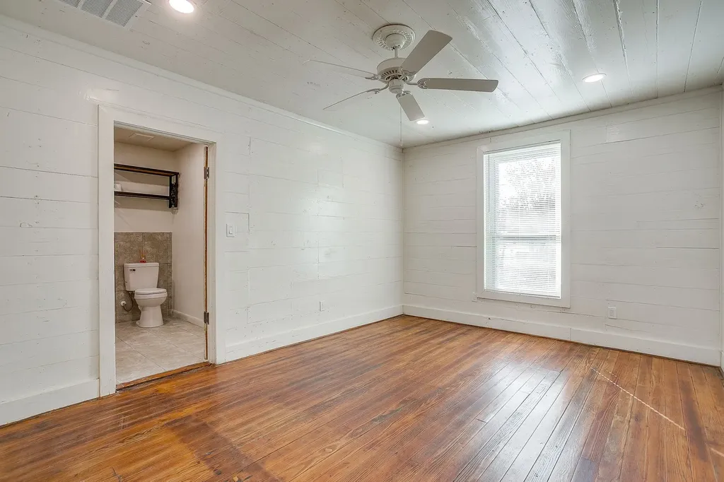 619 W Live Oak Street Jacksboro TX 76458