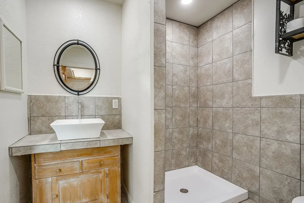 619 W Live Oak Street Jacksboro TX 76458