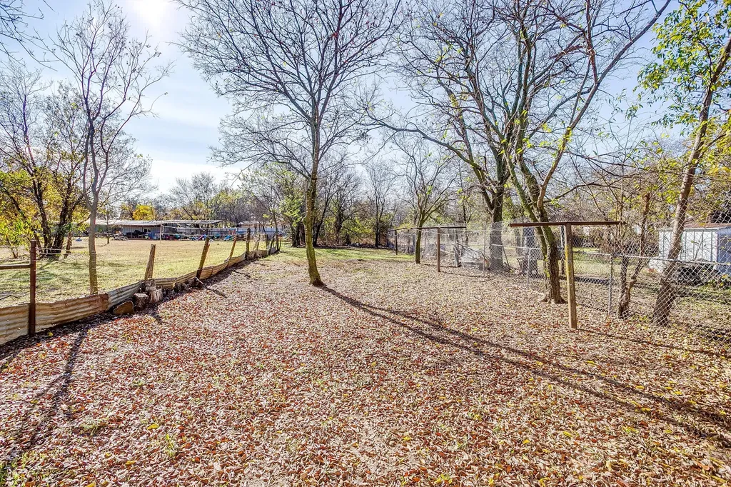 619 W Live Oak Street Jacksboro TX 76458