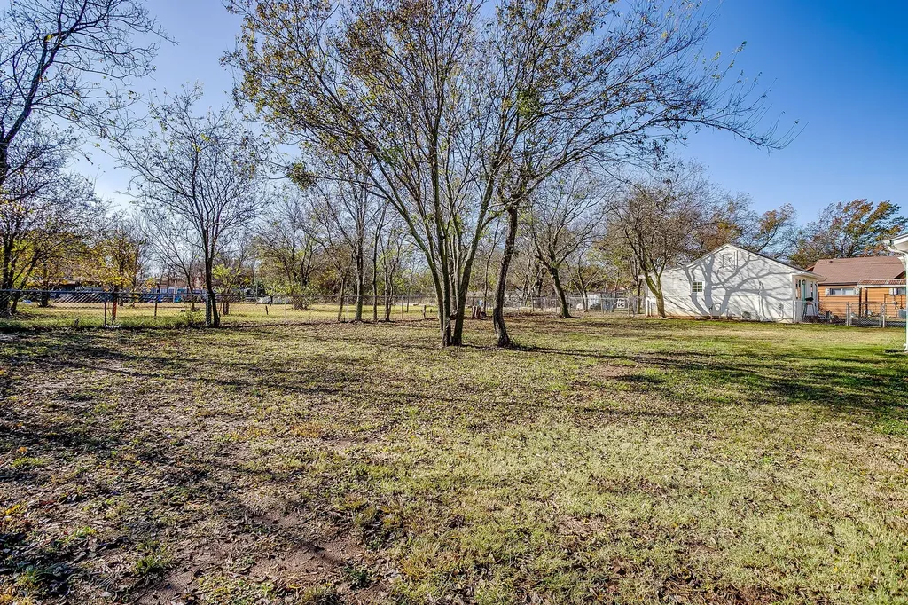 619 W Live Oak Street Jacksboro TX 76458