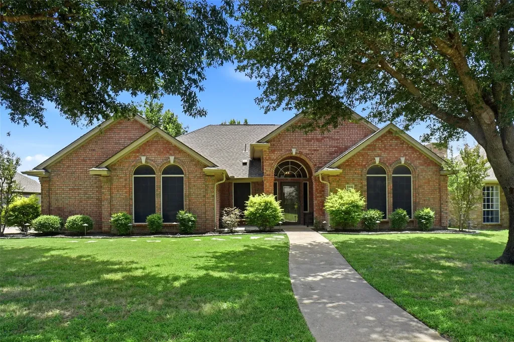 106 Honeysuckle Drive Justin TX 76247