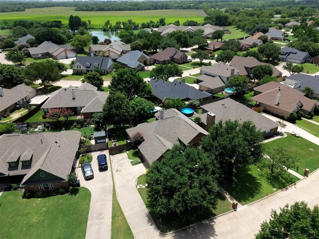106 Honeysuckle Drive Justin TX 76247