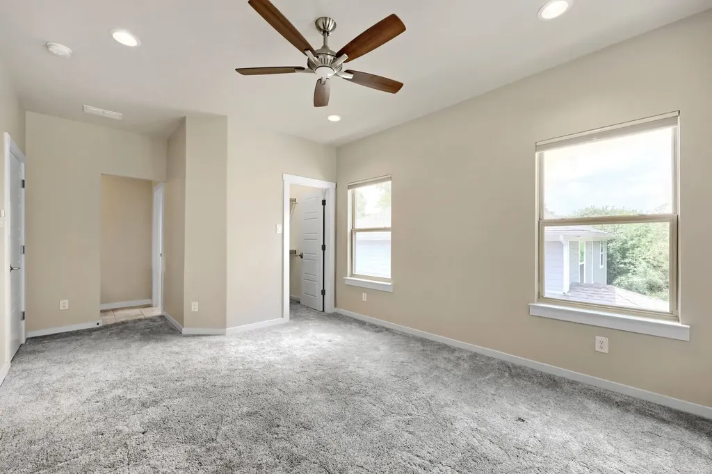 1806 Tucker Street Dallas TX 75214