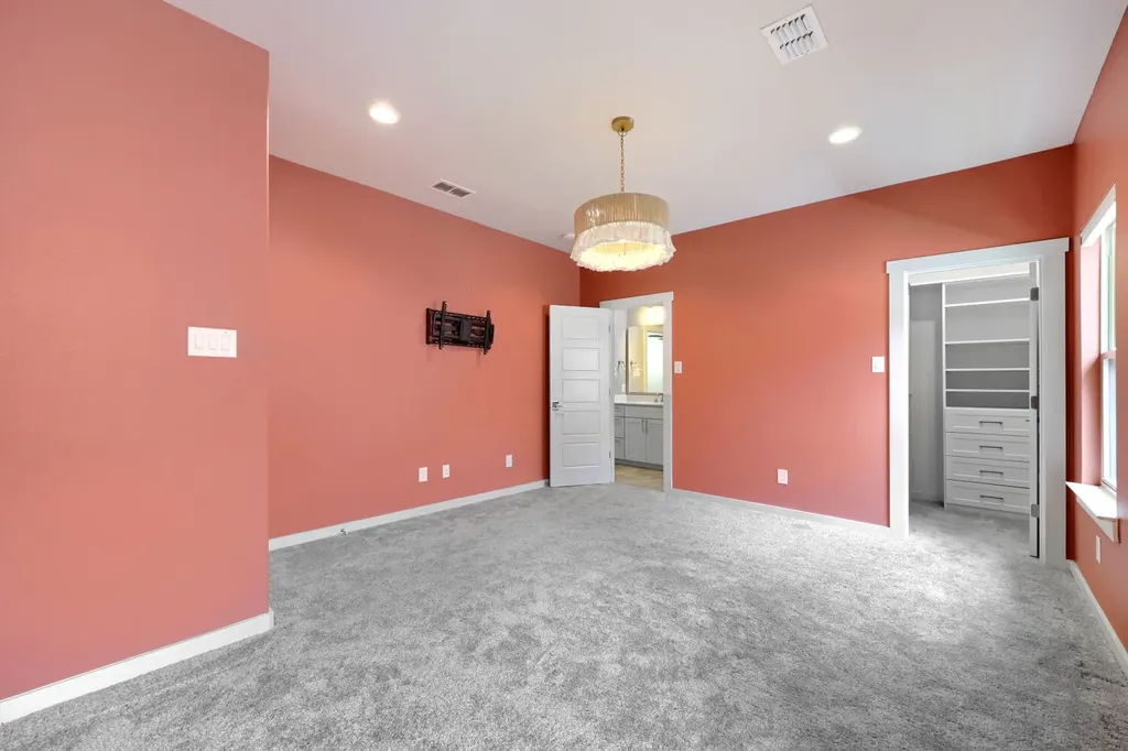 1806 Tucker Street Dallas TX 75214