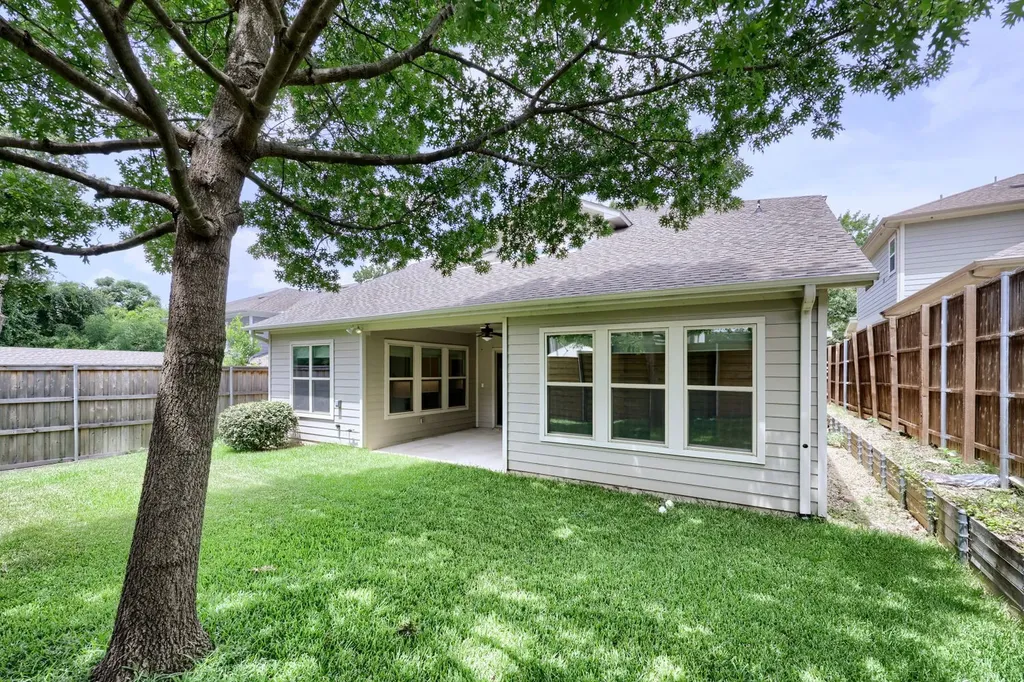 1806 Tucker Street Dallas TX 75214