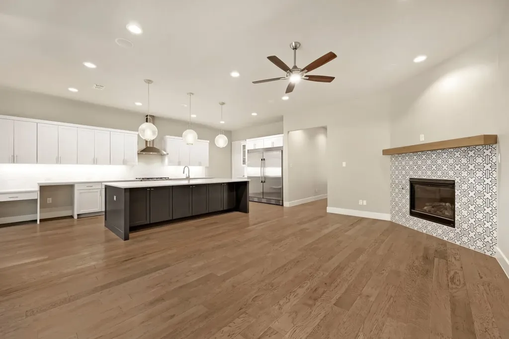 1806 Tucker Street Dallas TX 75214