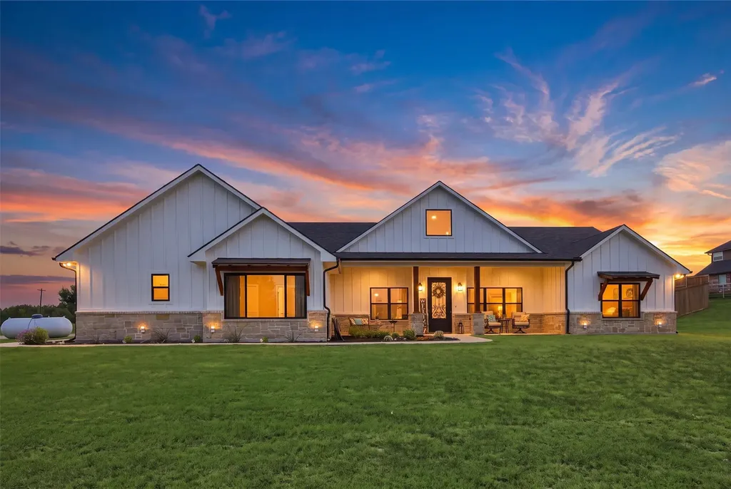 3657 Harrell Road Howe TX 75459