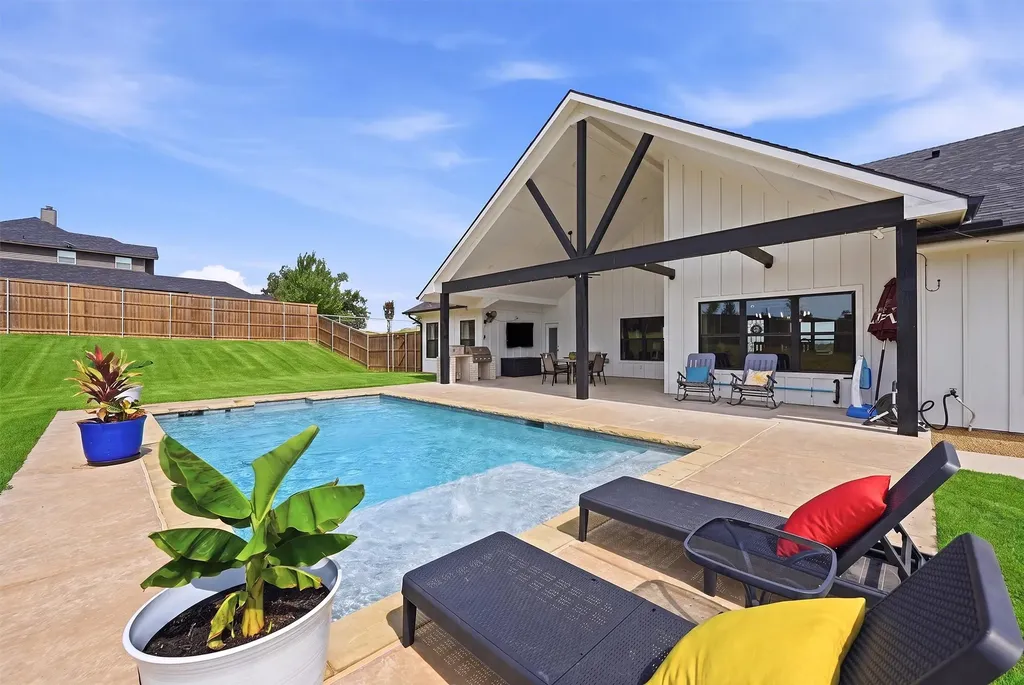 3657 Harrell Road Howe TX 75459
