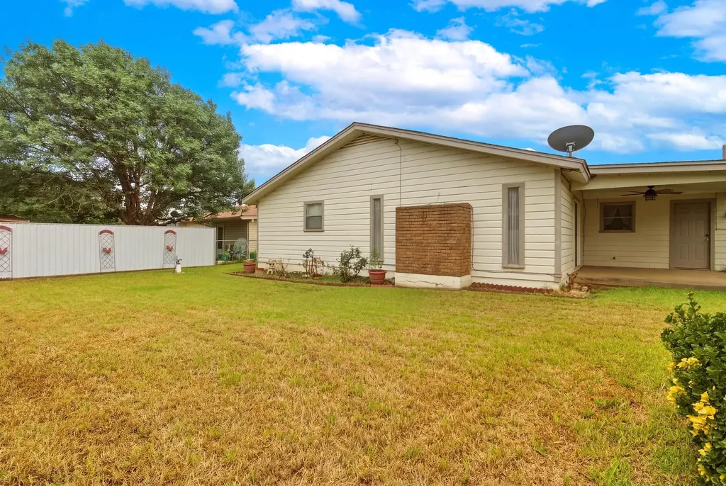 1520 Heath Merkel TX 79536