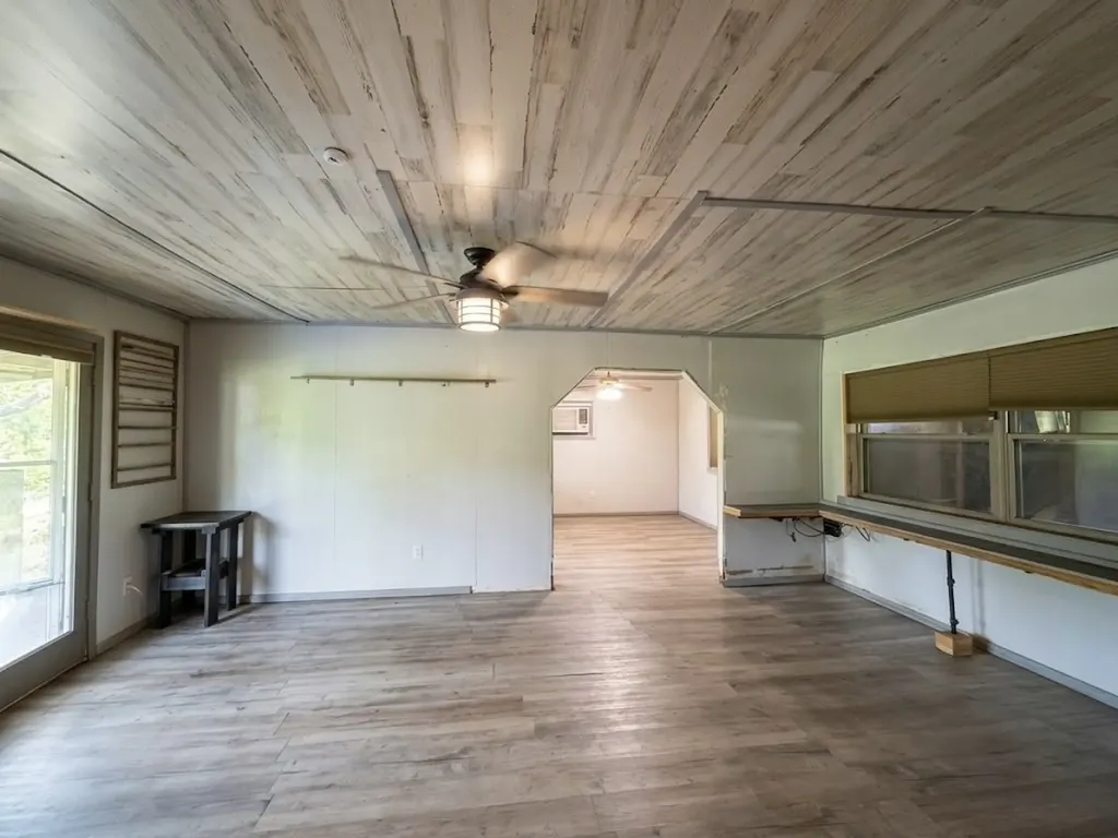 10976 Us Highway 80 Fruitvale TX 75127