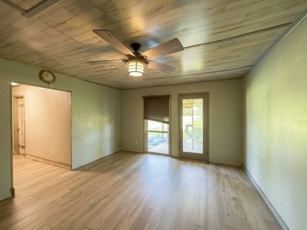 10976 Us Highway 80 Fruitvale TX 75127